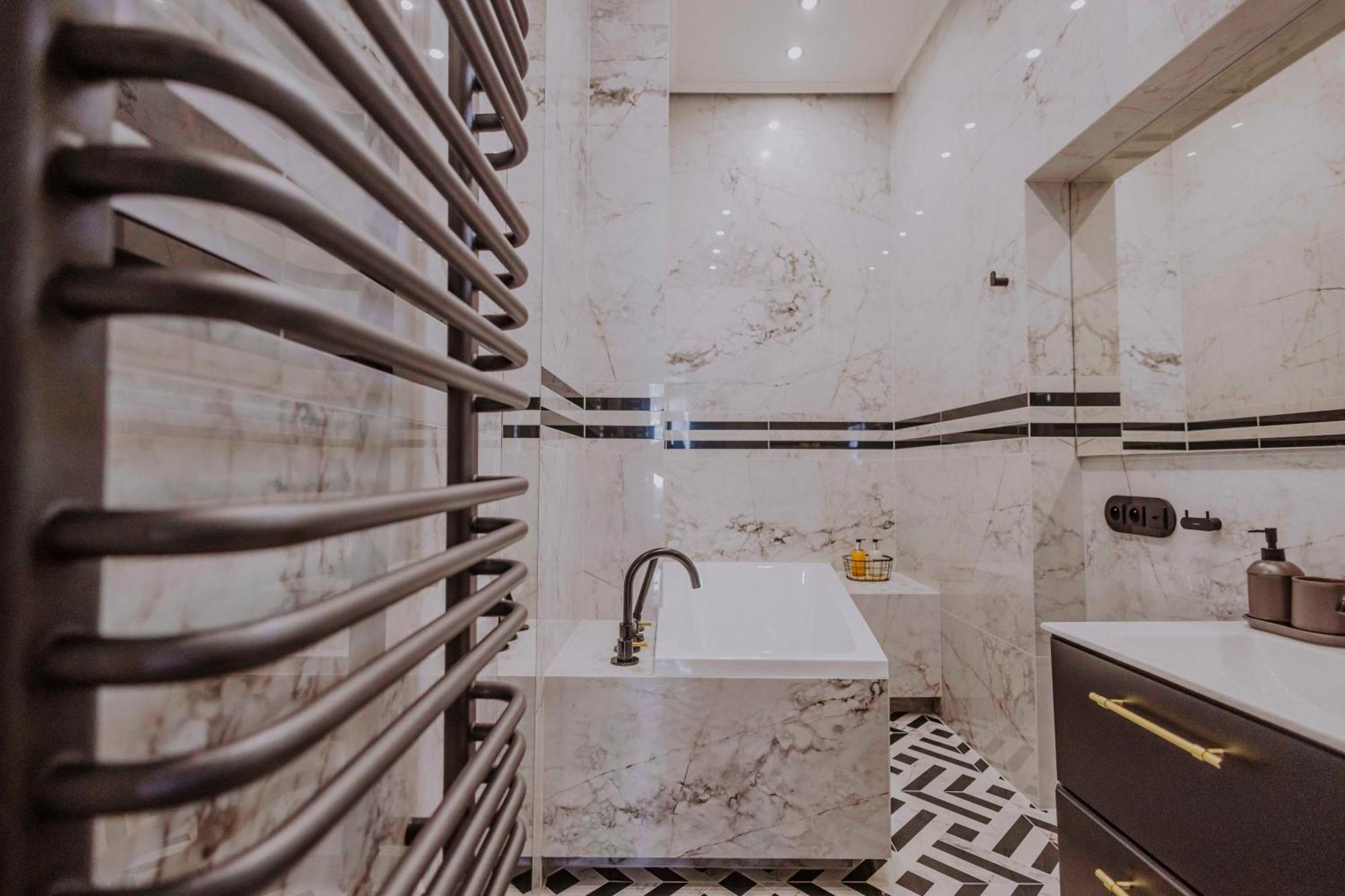 Crown Pearl - Wonderful Apartment, 110Scm, 4 Rooms Krakow Exterior photo